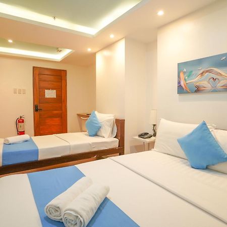 Arzo Hotel Premier Makati City Buitenkant foto