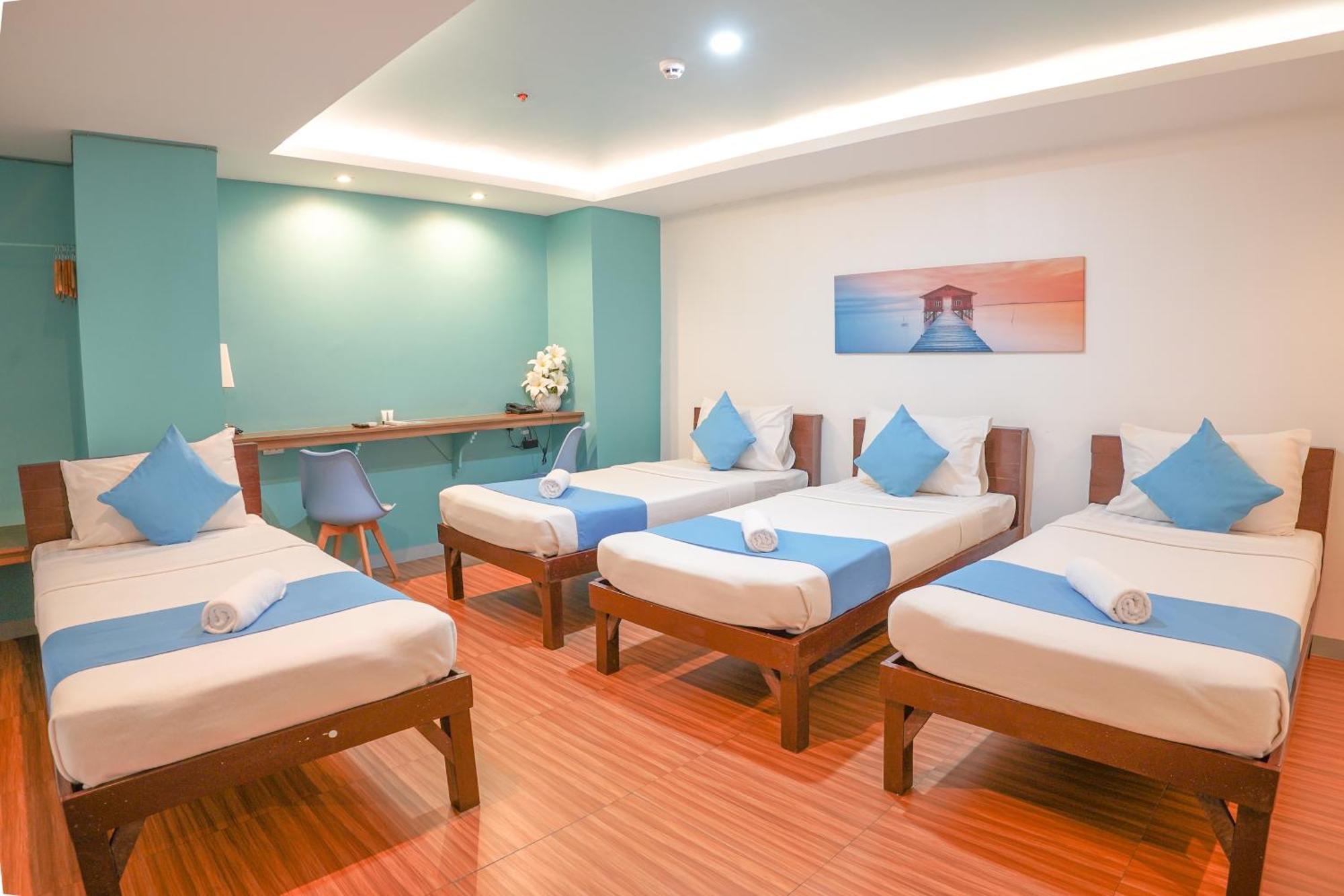 Arzo Hotel Premier Makati City Buitenkant foto