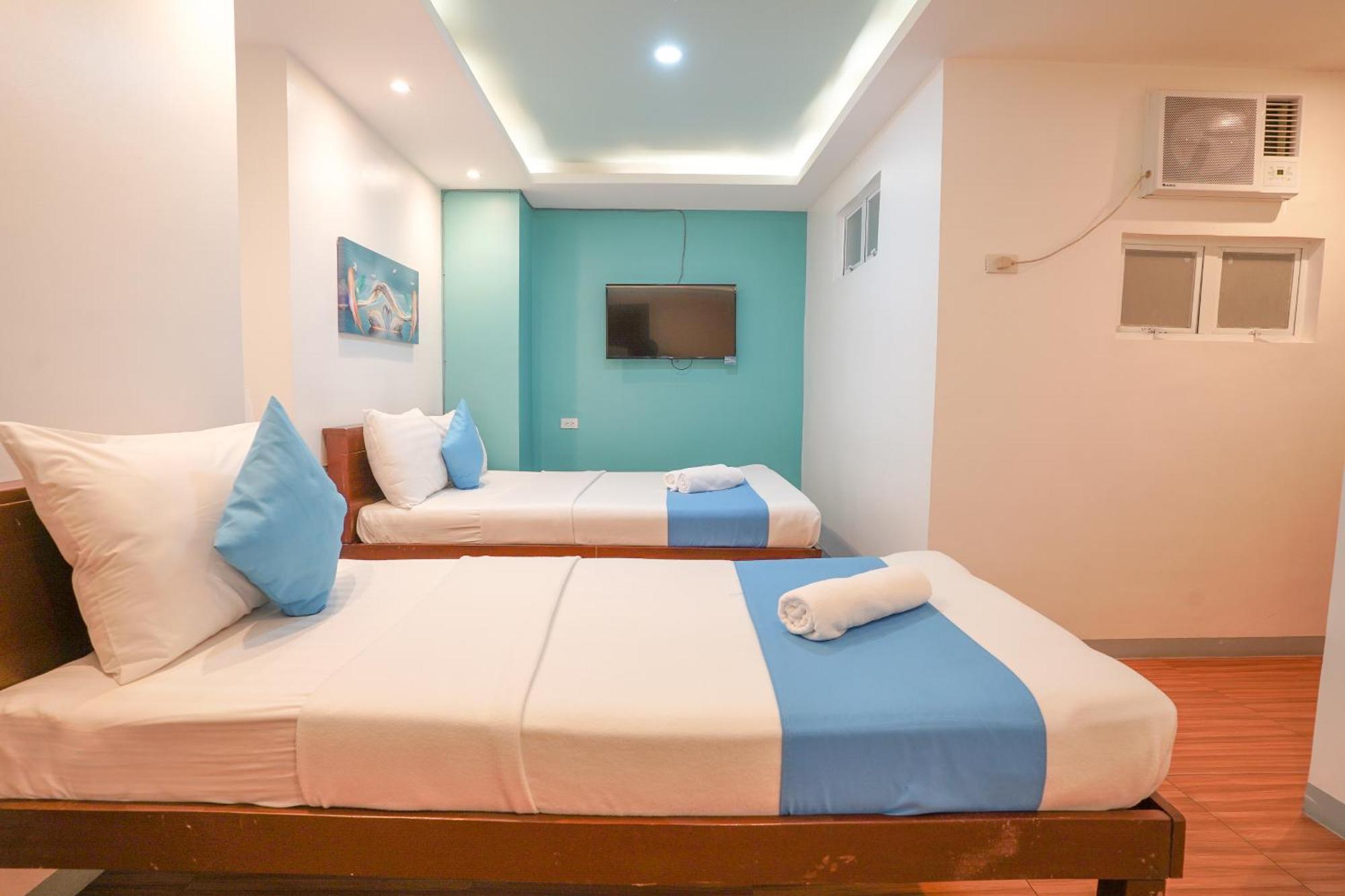 Arzo Hotel Premier Makati City Buitenkant foto