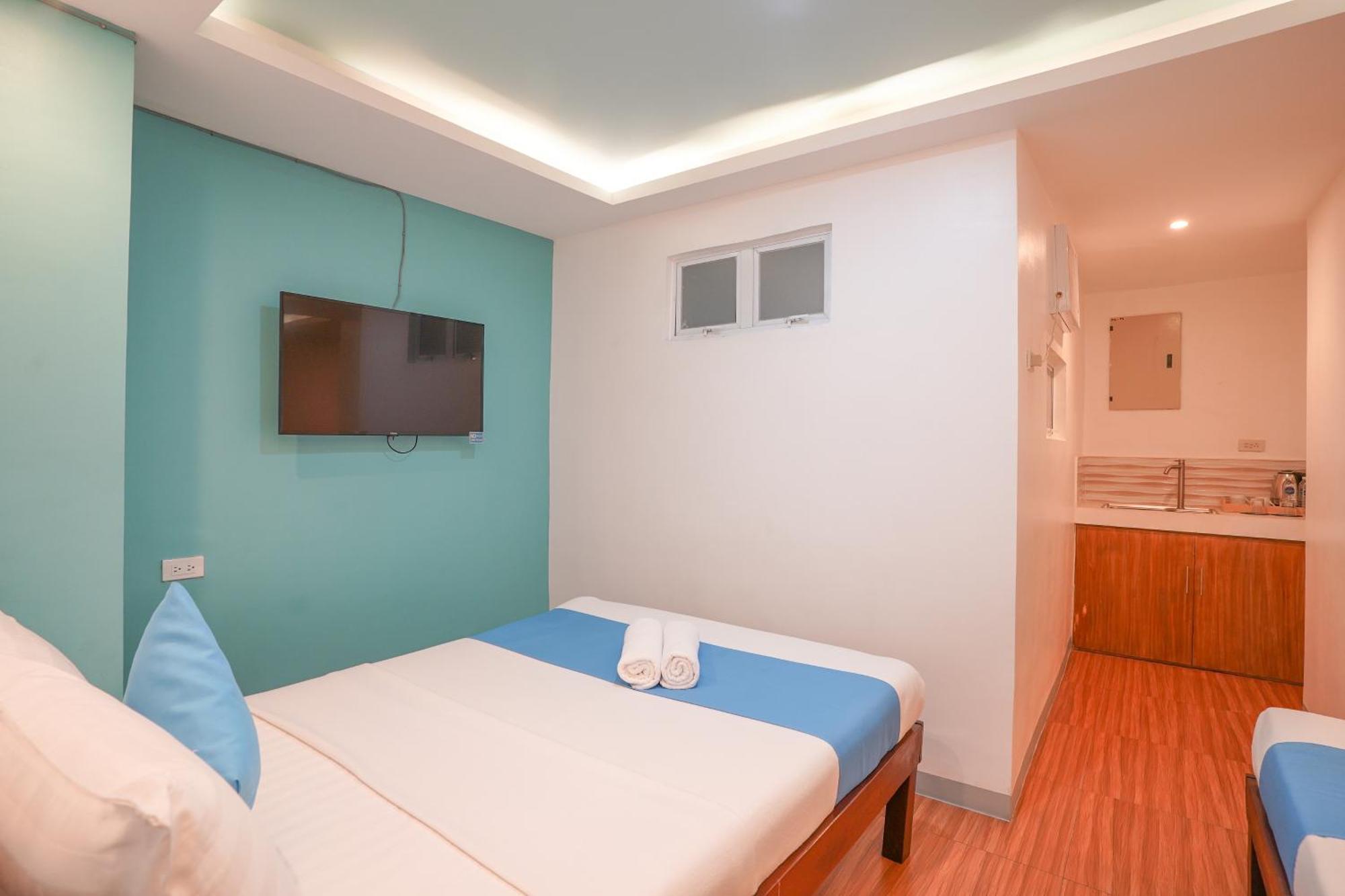 Arzo Hotel Premier Makati City Buitenkant foto